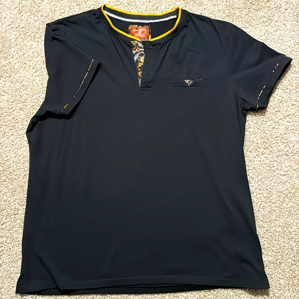 Knitwear short sleeve 3 button casual dress shirt.